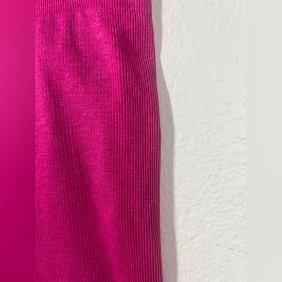 Lululemon Seamlessly Street Crop Legging Size 8 - Picture 7 of 7